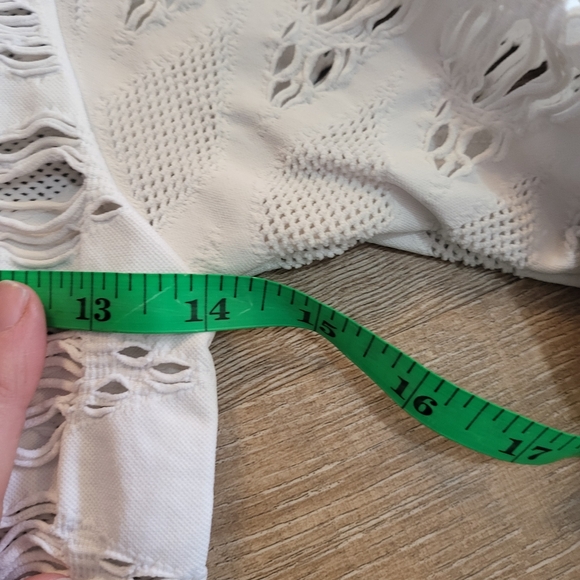 Urban Outfitters Out from Under White Cropped Distressed Shirt M/L - Picture 6 of 7